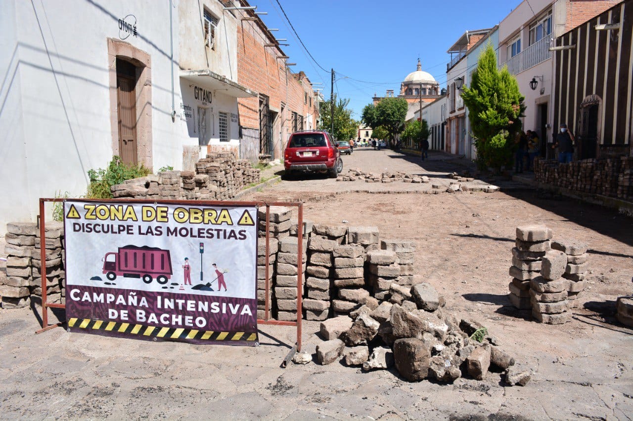 Rehabilitan las calles Hidalgo y Rosales