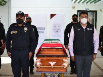 Con aplausos despiden a La Güera