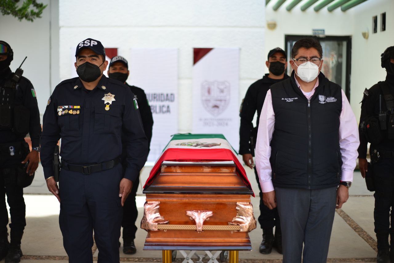 Con aplausos despiden a La Güera