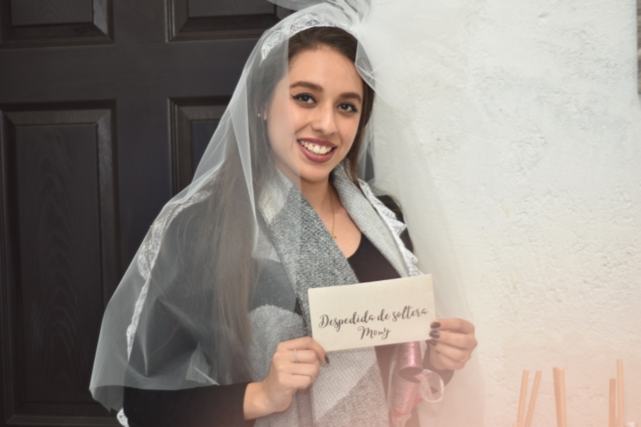 Mónica deja la soltería
