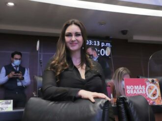 Presenta Geovanna Bañuelos iniciativa para combatir la corrupción al interior de la administración pública.