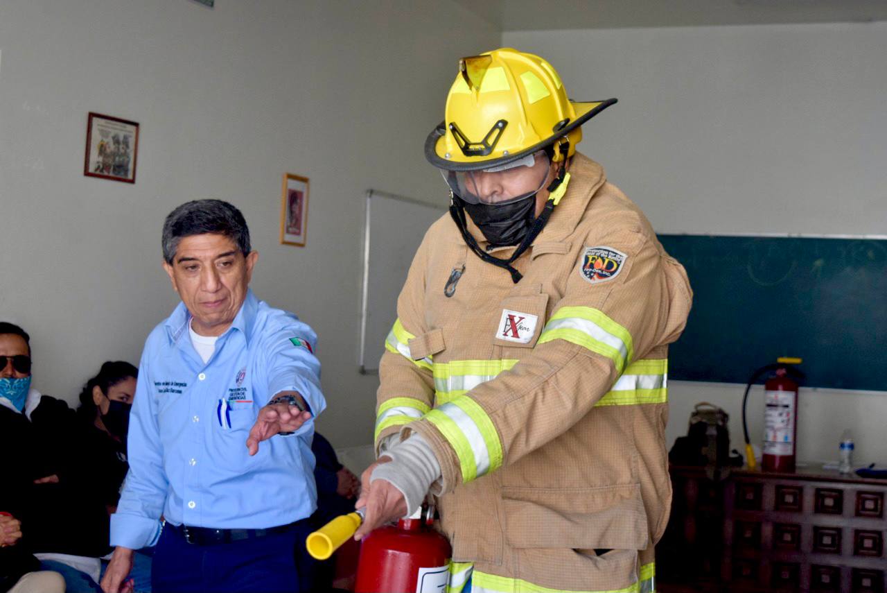 Capacitan a mercaderes y personal del ayuntamiento en seguridad contra incendios