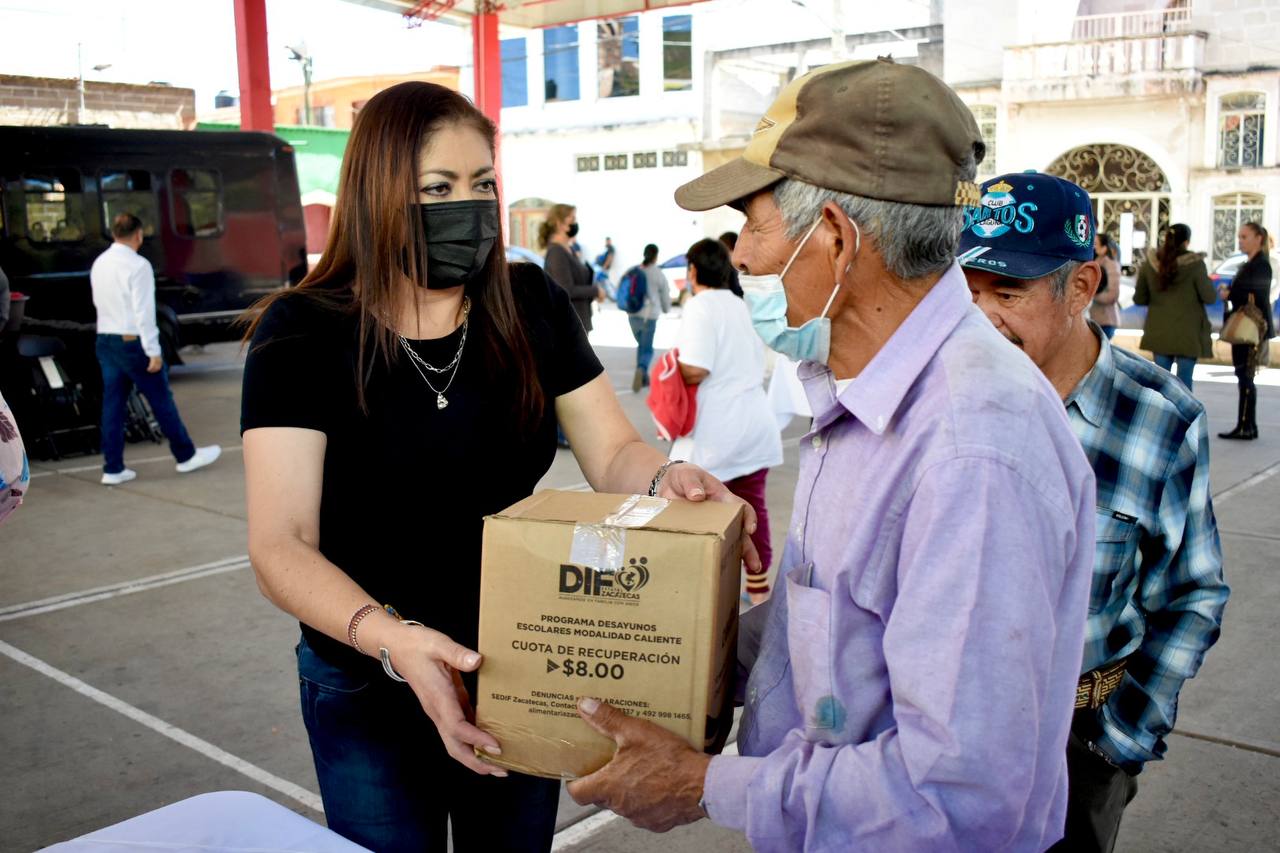 SMDIF de Jerez acerca servicios a la Comunidad de El Cargadero.