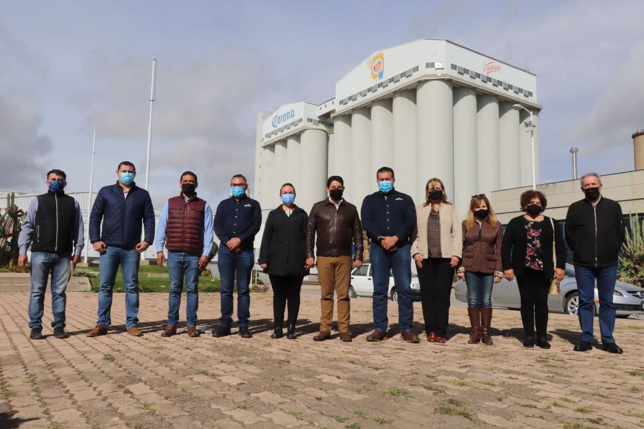 Unen esfuerzos alcalde Jorge Miranda y Grupo Modelo para reactivar la economía local