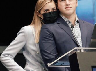 Vestido que usó la «influencer» Mariana Rodríguez será subastado