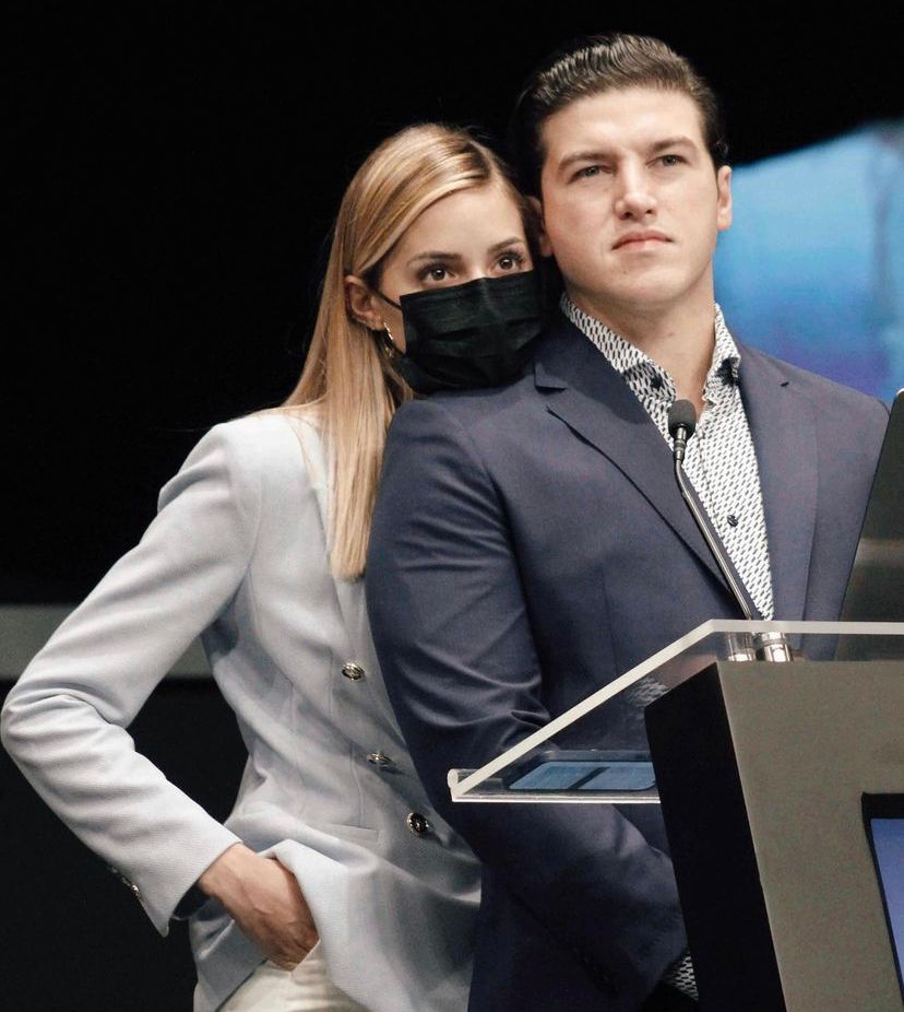 Vestido que usó la «influencer» Mariana Rodríguez será subastado