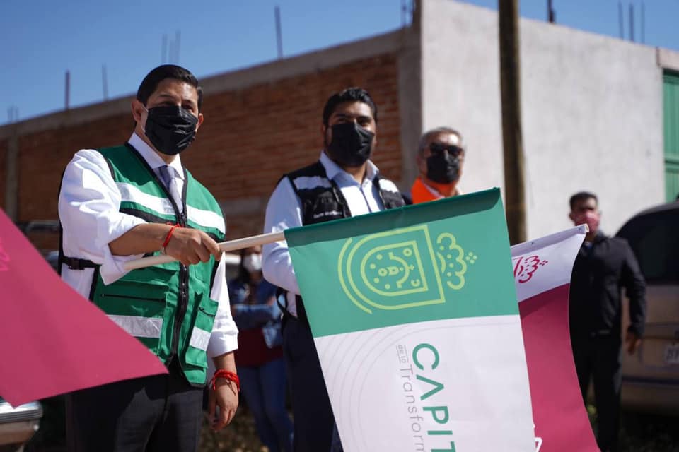 Inicia pavimentación en la calle Lombardo Toledano