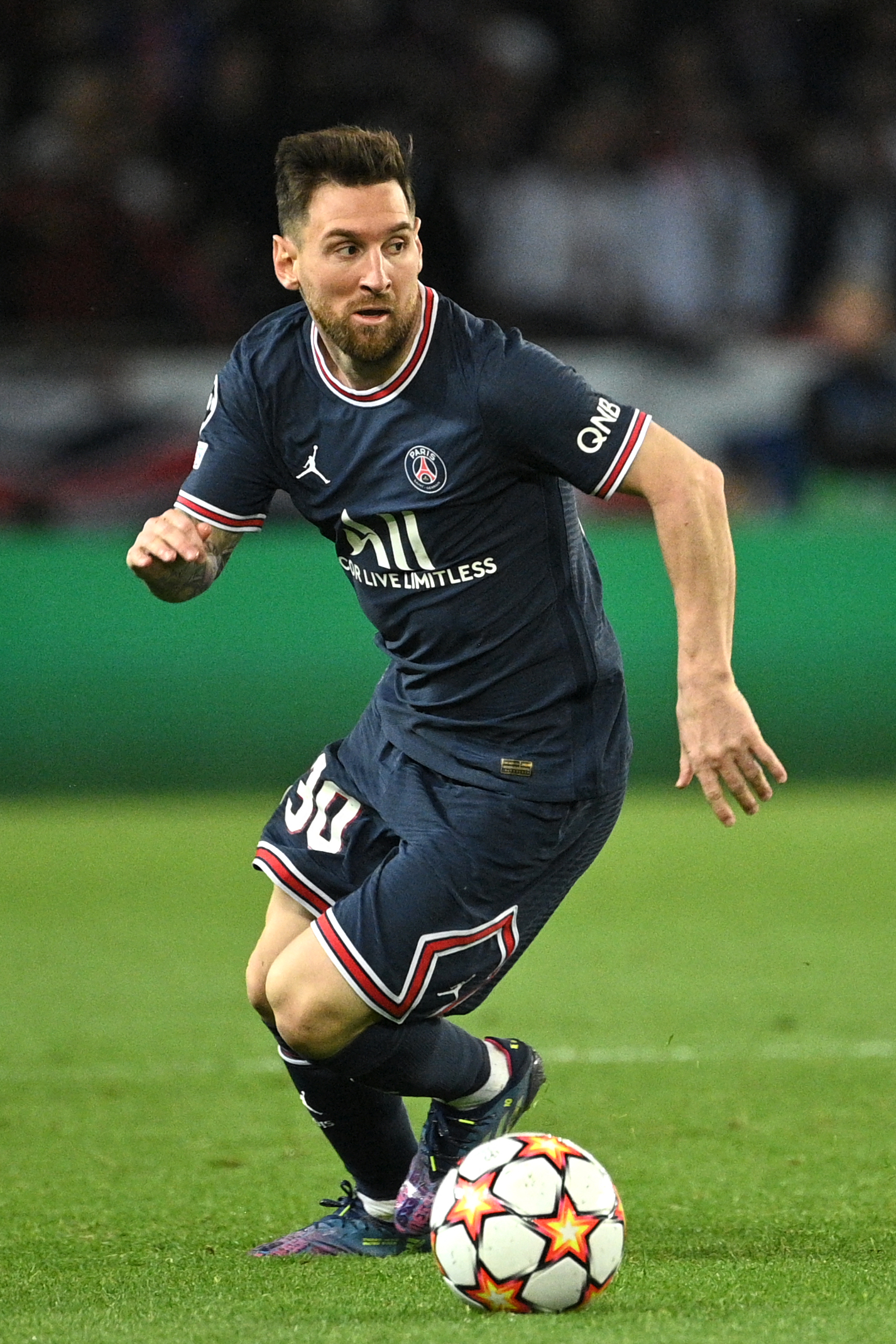 Logra Messi su primera gran noche con el PSG en Champions