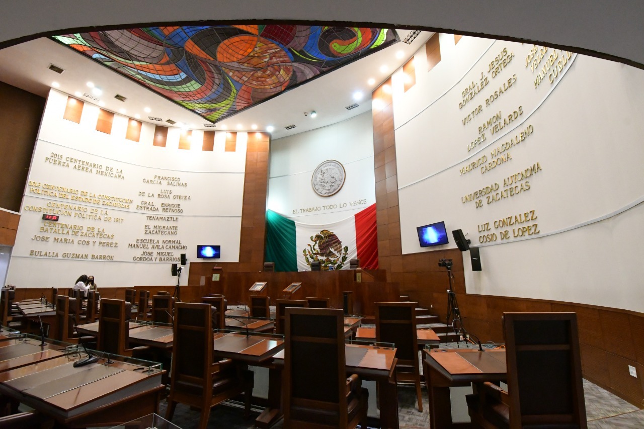 Suspenden sesión legislativa; diputados se hacen prueba contra la Covid-19