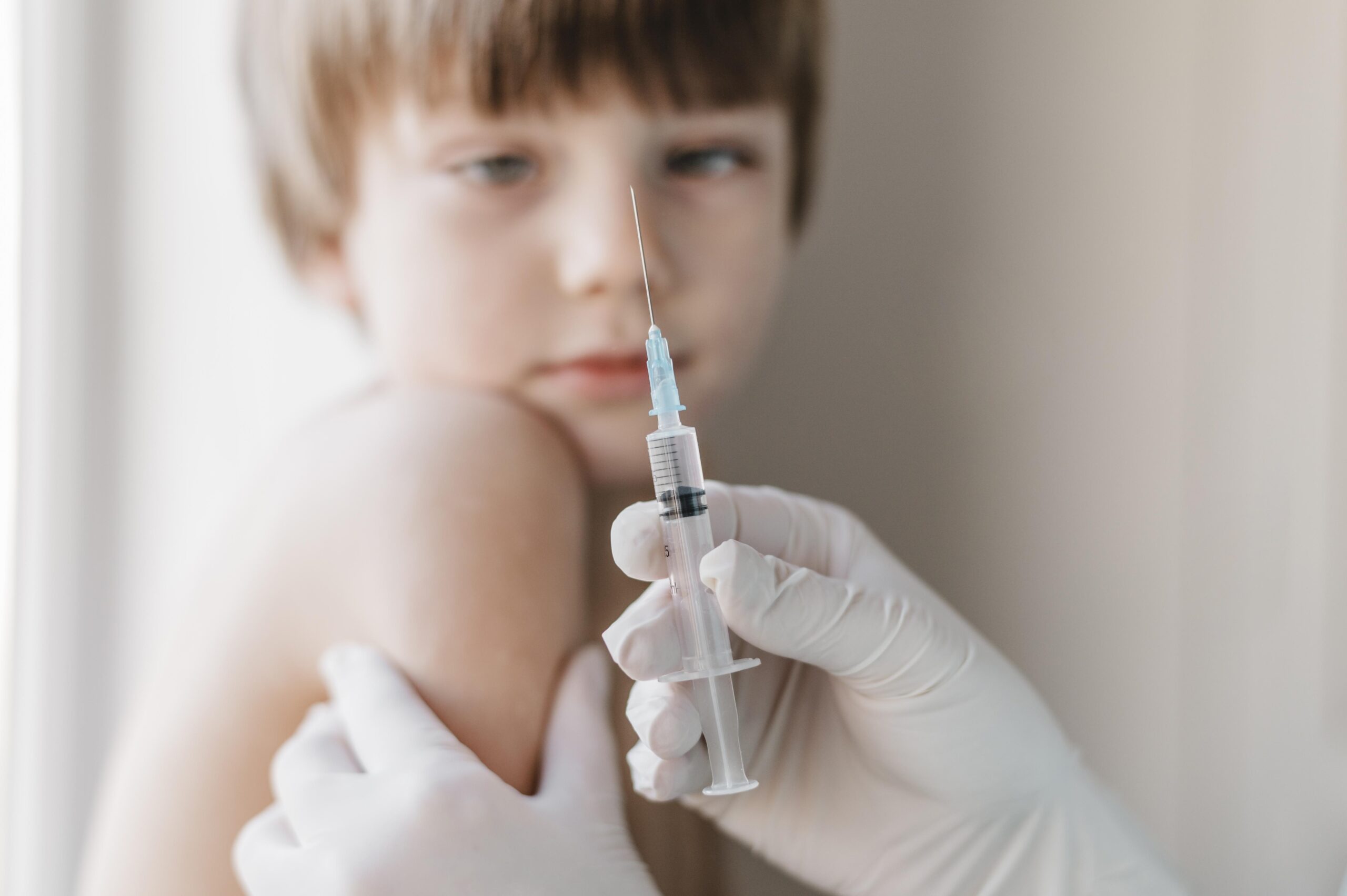 Pide Pfizer a EU que autorice su vacuna anticovid en niños de 5 a 11 años