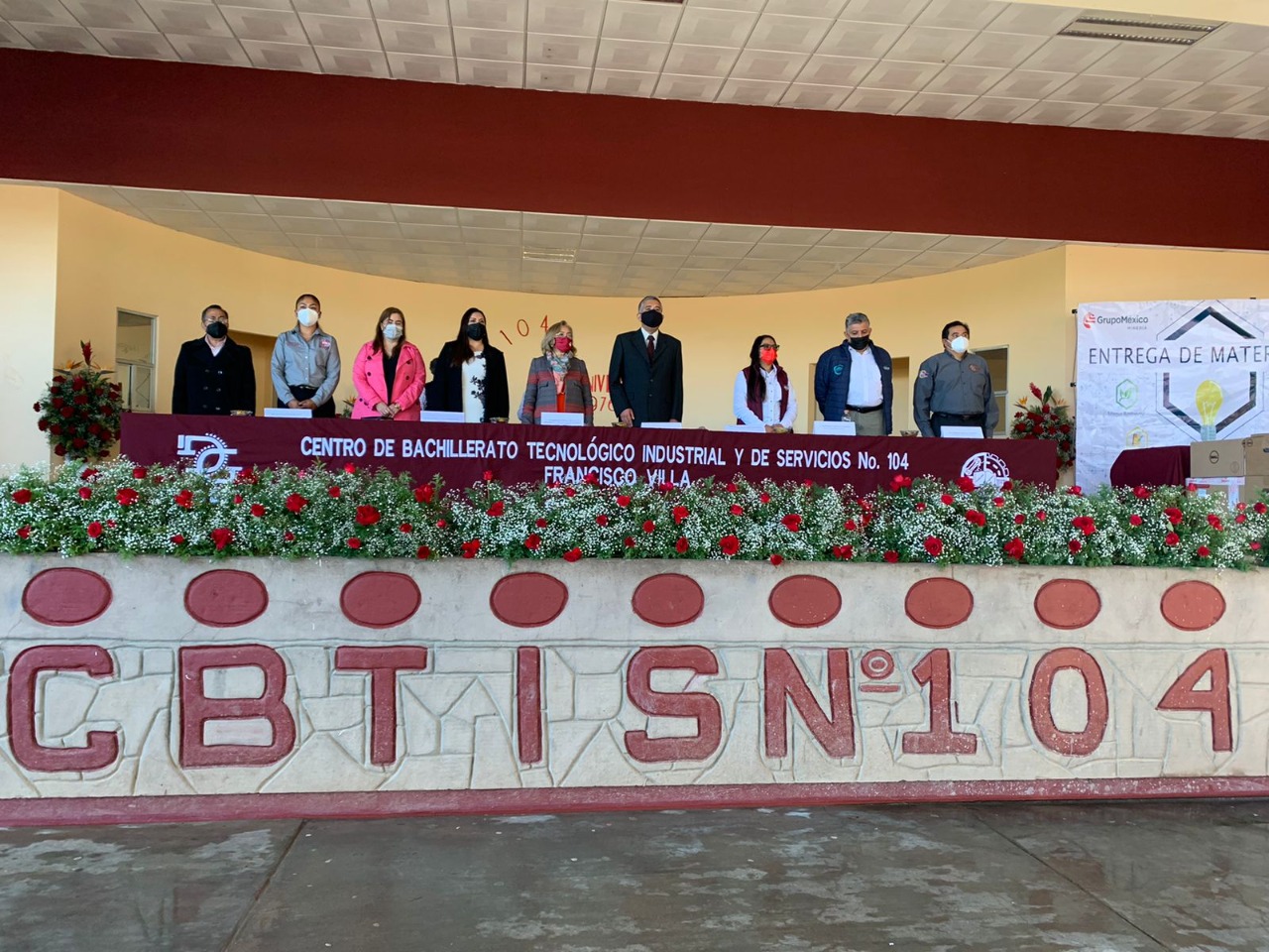 Participa Ayuntamiento en entrega de material para CBTis no. 104