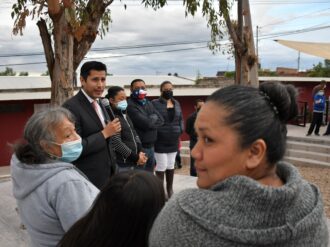 Entrega Julio César Chávez remodelación de Plaza Las Piedreras