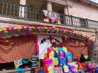 Montan altar dedicado al Perro Aguayo