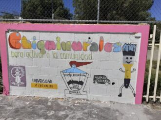 Pintan Chiquimurales para mejorar el entorno y unir a la comunidad