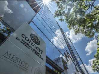 Comparece tercer académica acusada por el Conacyt ante FGR