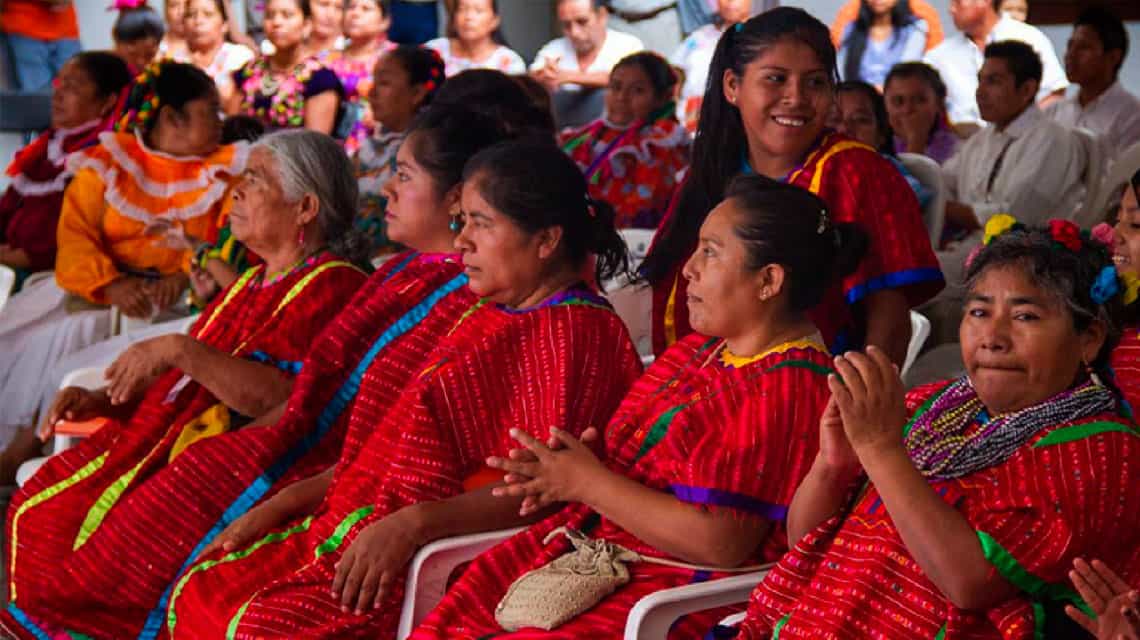 El 911, tv y radio deberán dar servicio en lenguas indígenas