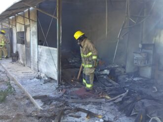 Oportuna respuesta de corporaciones jerezanas para controlar accidente en fábrica de pirotecnia