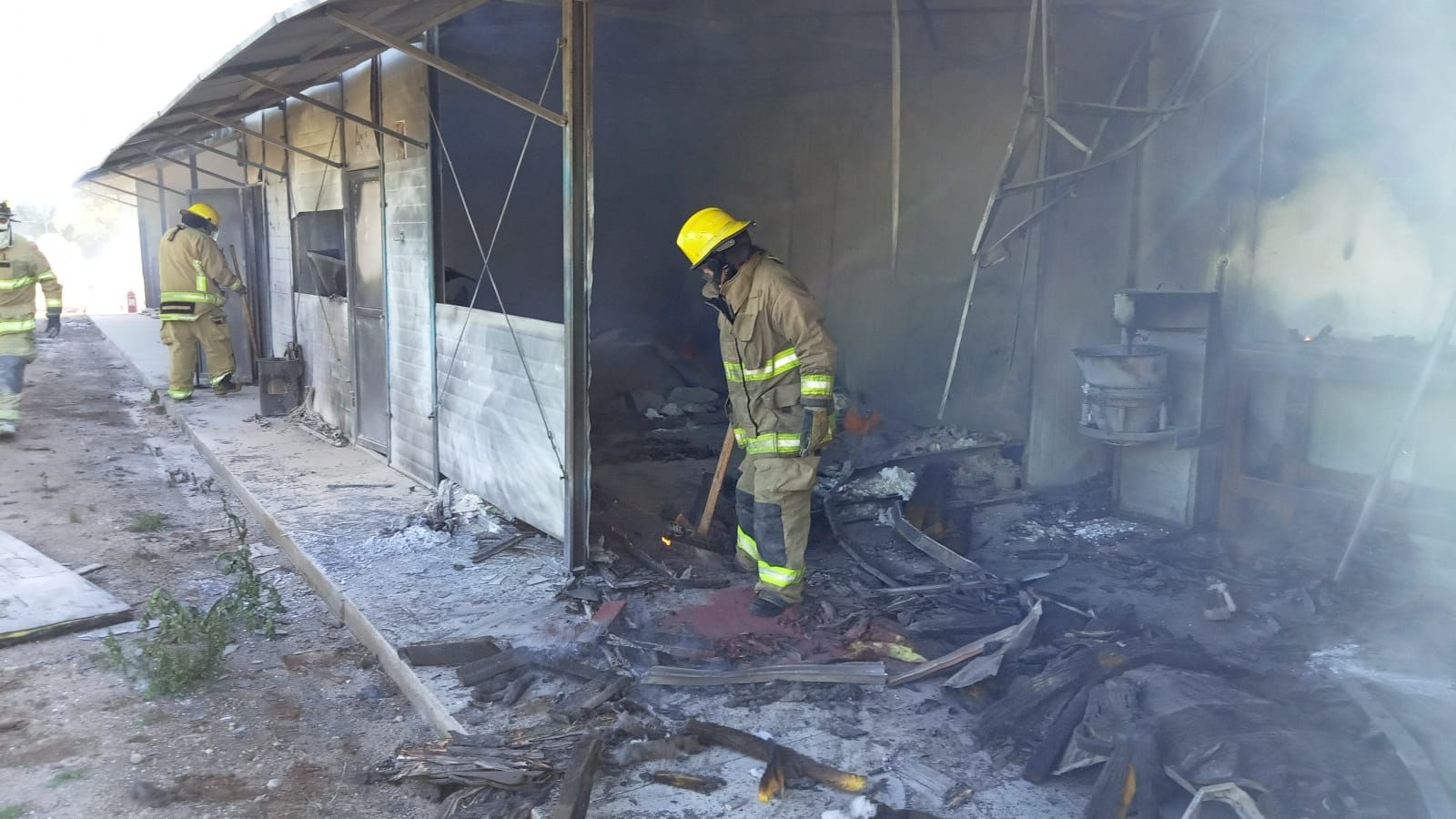 Oportuna respuesta de corporaciones jerezanas para controlar accidente en fábrica de pirotecnia