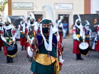 Las tradiciones se hacen presentes en Guadalupe con el desfile en honor a la Virgen del Rosario