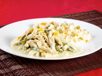 Rajas poblanas cremosas con pollo