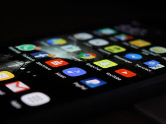 Ricardo Monreal acusa a titanes de la tecnología de frenar una de sus iniciativas