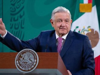 Arremete AMLO contra alianza entre PRI y PAN