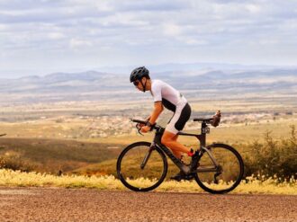 Atletas ponen a prueba su resistencia en el Ultramx 515
