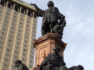 México reactiva el «indigenismo estatal» para borrar a Colón de la capital