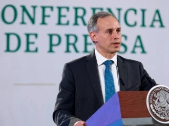 Senadores de PRI y PAN señalan a López-Gatell como responsable del desabasto de medicamentos