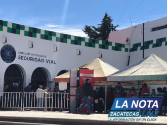 Largas filas para expedir licencias de conducir