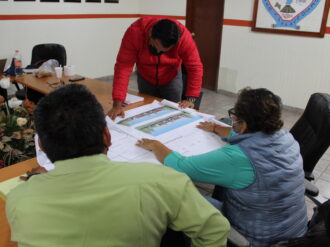 Da Gil Martínez atención a los pobladores de Tabasco