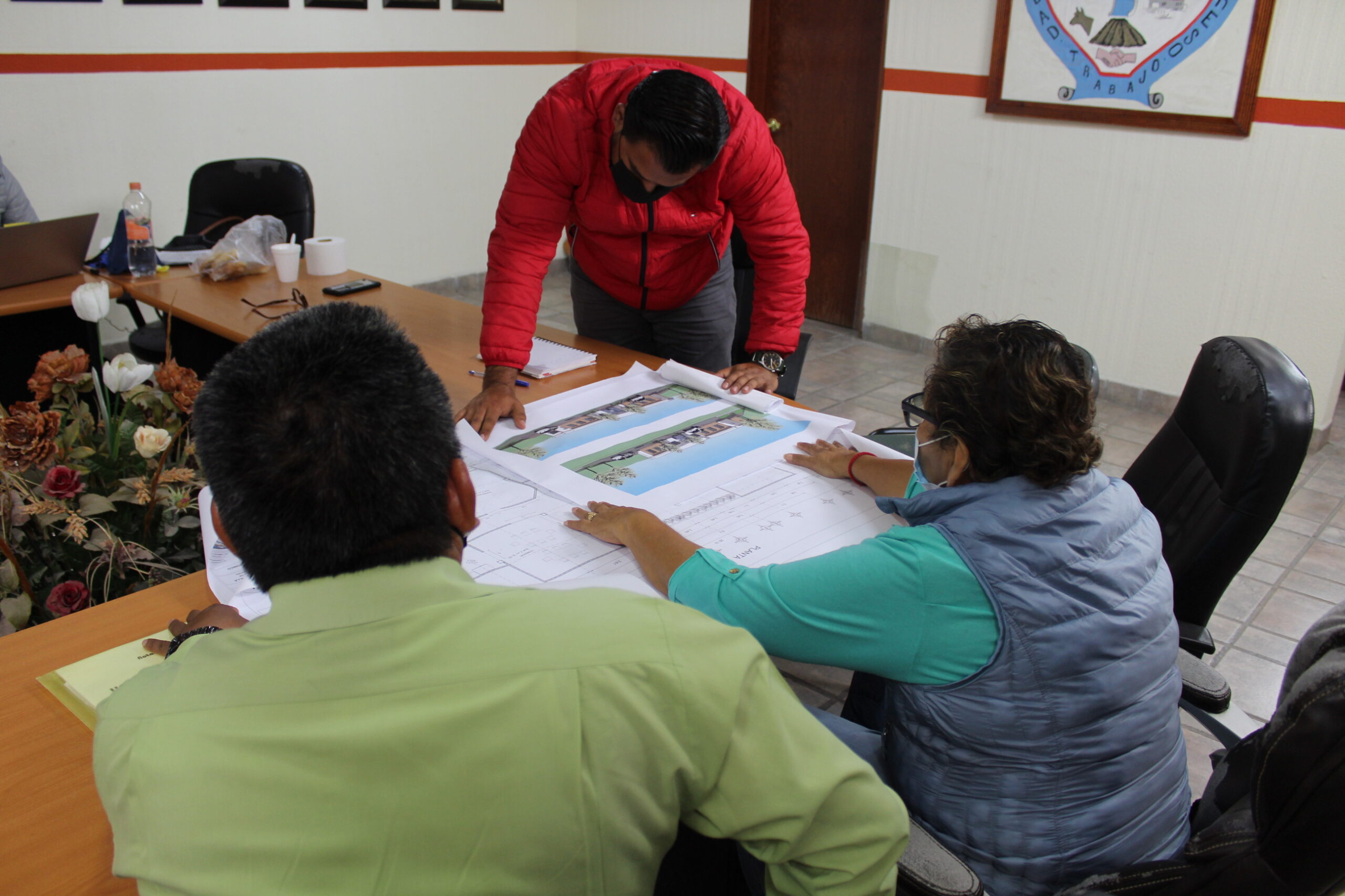 Da Gil Martínez atención a los pobladores de Tabasco