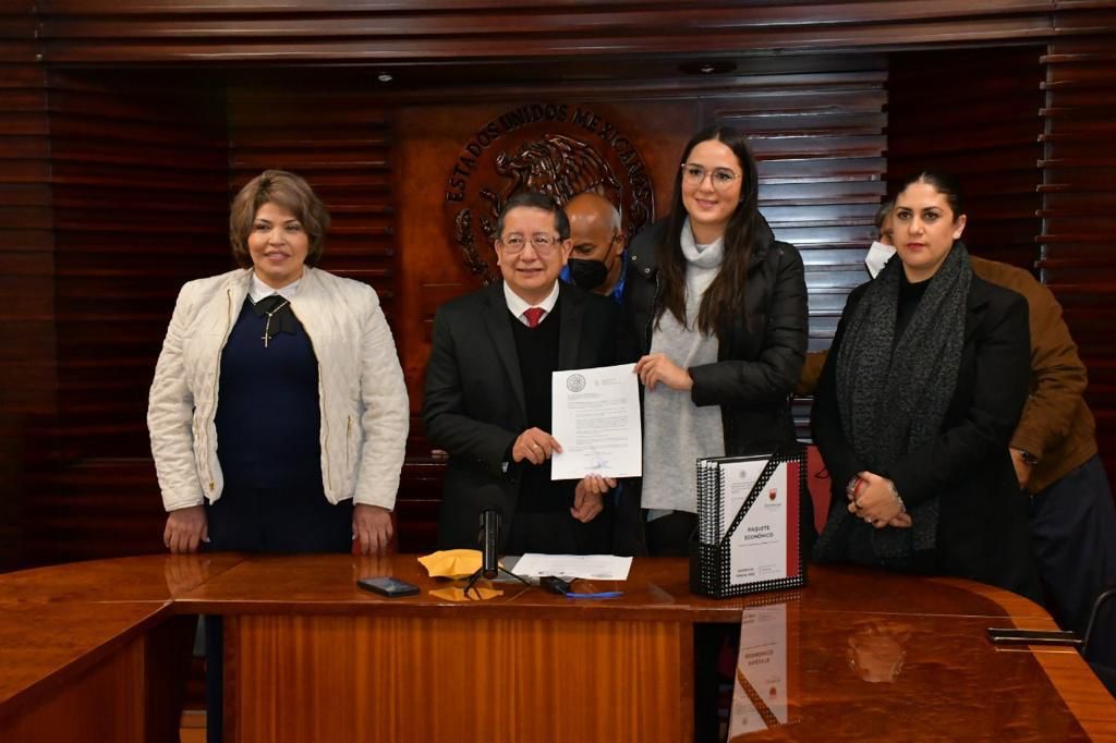 Entrega Olivares Sánchez propuesta del Paquete Económico 2022