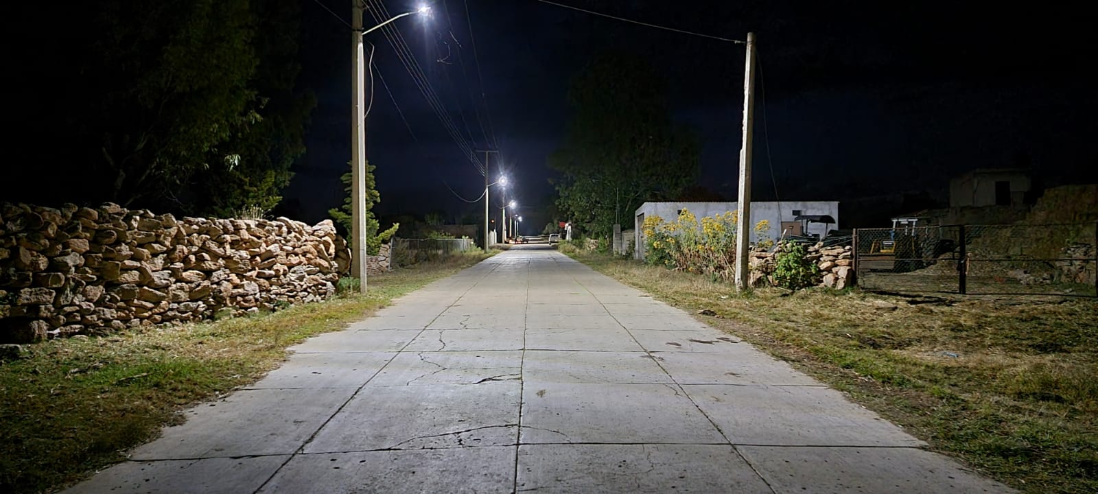 Iluminarán cinco comunidades de Monte Escobedo