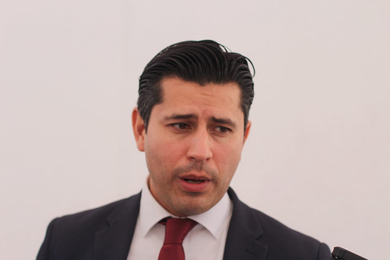 Quieren a Benjamín de León fuera de la JIAPAZ