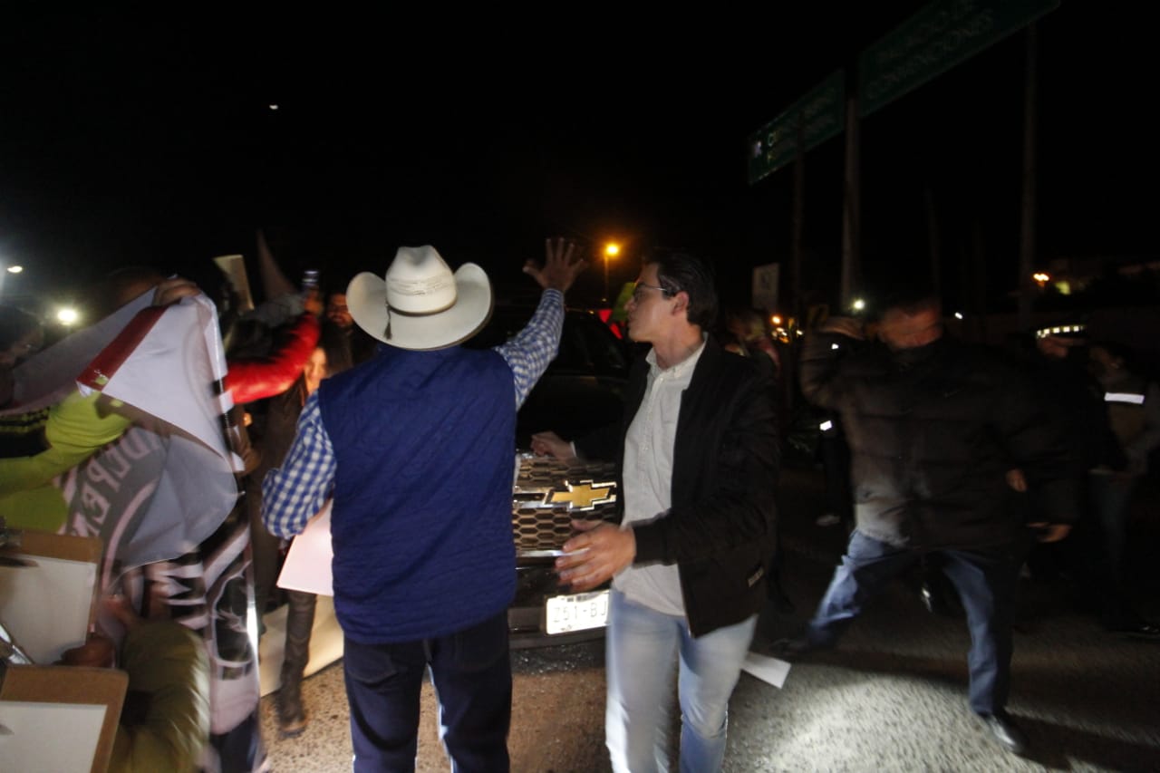 Piden medicamentos y justicia a AMLO