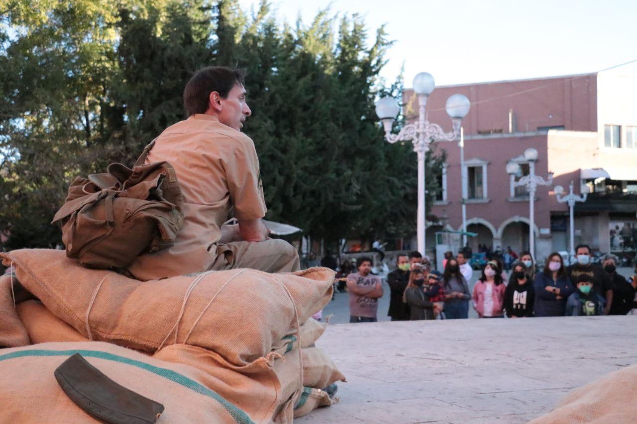 Xavier Martínez se presenta en Fresnillo con la obra Born to Kiss