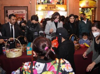 El Centro Histórico se llena de color por el Día de Muertos