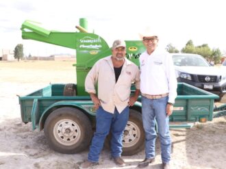 Benefician con implementos a agricultores de Sombrerete