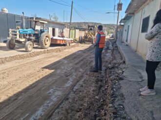 En la Comunidad de Salinas en el municipio de Río Grande, rehabilitan calles.