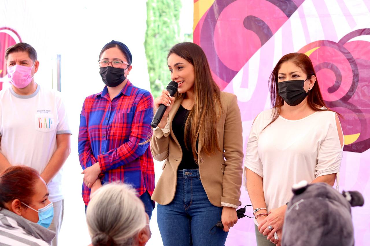 Brigadas del Bienestar del SMDIF Jerez llegan a Colonia Guadalupe