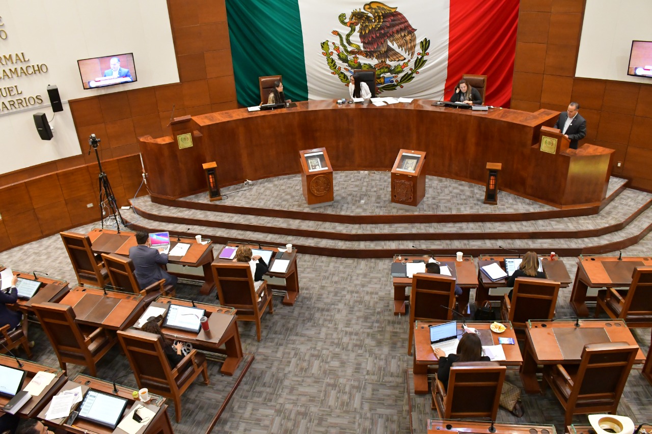 Deja el Congreso Soralla Bañuelos