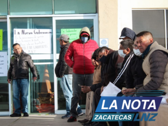 Taxistas toman Ciudad Administrativa y piden al Gobernador que se les deje trabajar