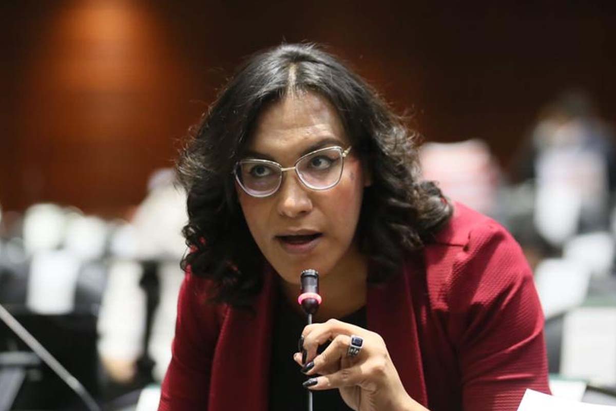 Exigen a AMLO acceso universal a medicamentos retrovirales