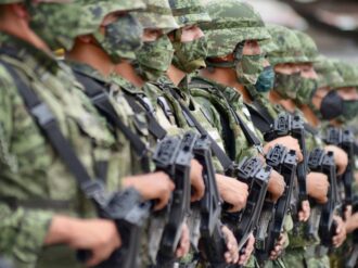 Cuando los militares se meten en política la democracia peligra: HRW