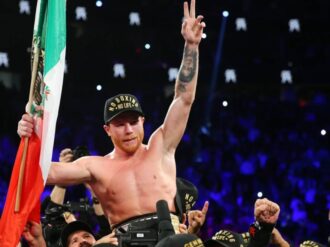 «Canelo» dona un millón de pesos para ayudar a niños con cáncer