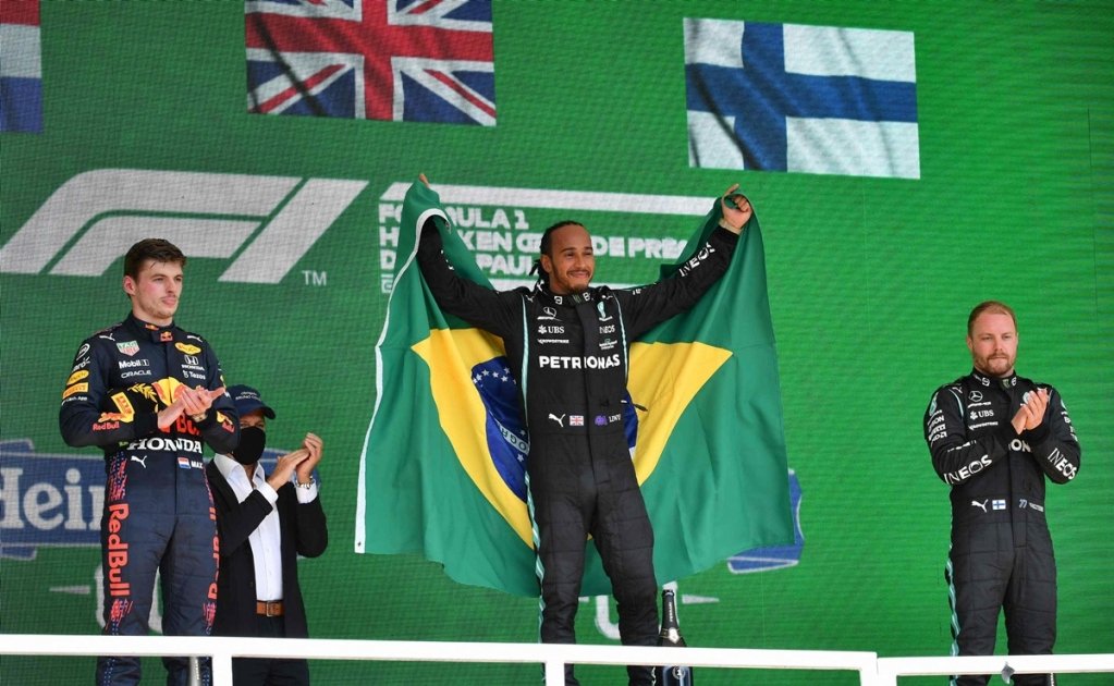 Lewis Hamilton gana en el GP de Brasil; Checo Pérez termina cuarto