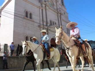Exploran cabalgantes Río Grande