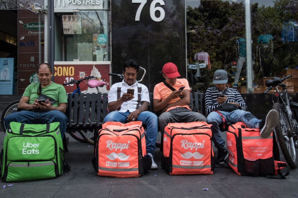 Impulsan reforma que garantice derechos laborales de repartidores de apps