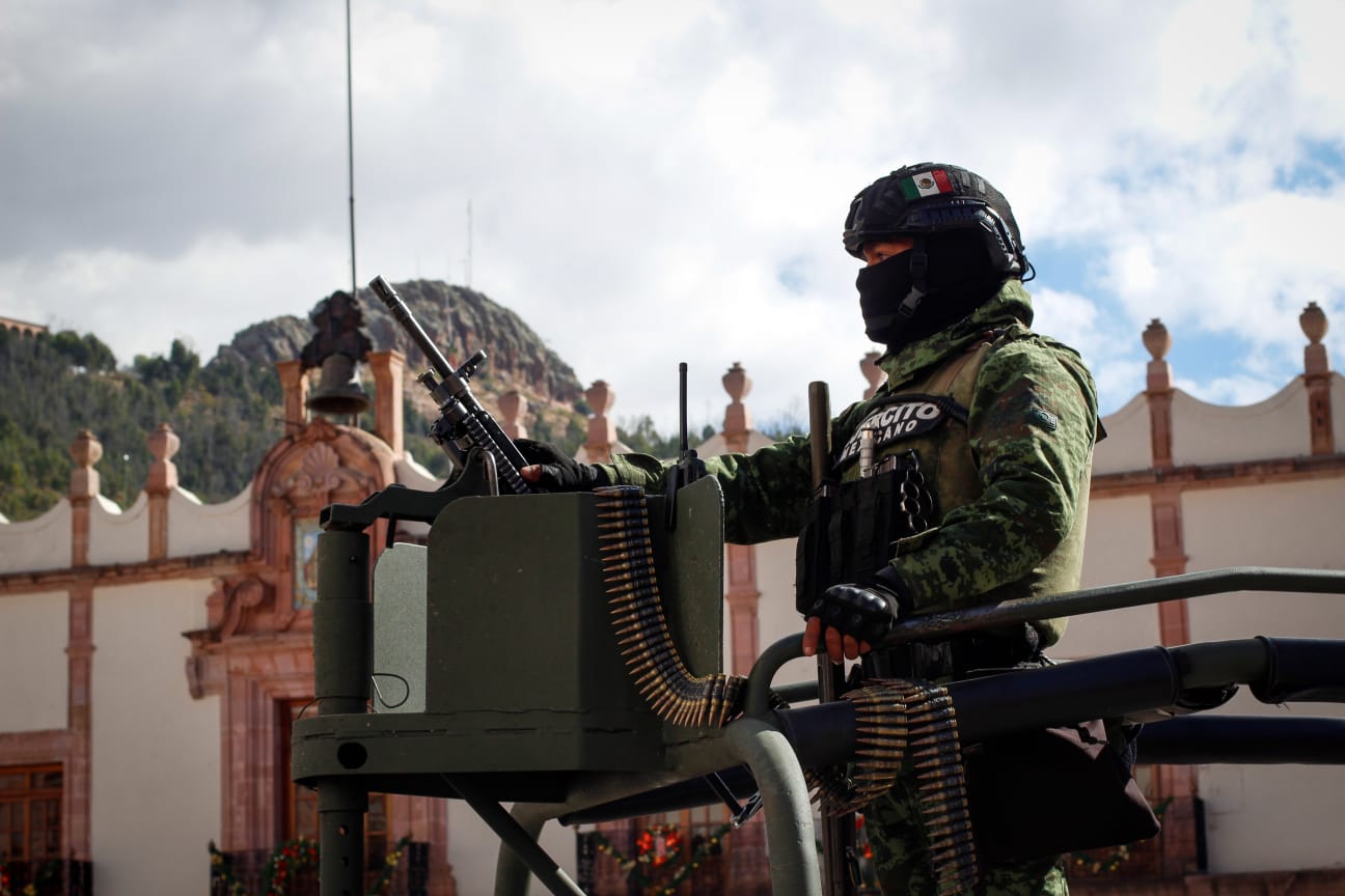 Se lleva a cabo el desfile en conmemoración del 111 aniversario de la Revolución Mexicana